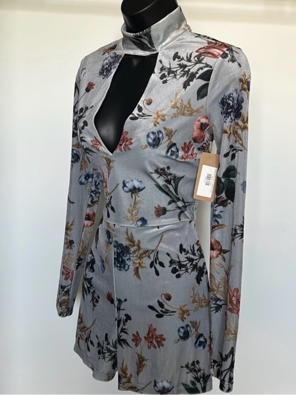 BLITHE Velvet Floral Romper Blue Cutout Mock Neck Bodycon Size Small NWT Sexy - Picture 5 of 15